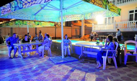 Кафе. Гостевой дом АРТиКА, г. Анапа, п. Витязево