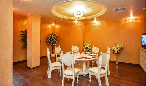 Двухкомнатные апартаменты. Отель Прага, г. Краснодар