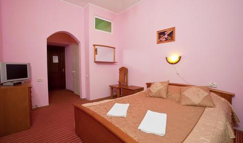 Номер Стандарт. Гостиница Графство Хаджох летом, Республика Адыгея, пос. Каменномостский