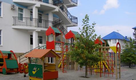 Детская площадка. Пансионат Рябинушка, г. Анапа