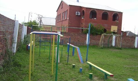 Спортплощадка. Частный пансионат Цветочная-25, Ткмрюкский район, ст-ца Голубицкая