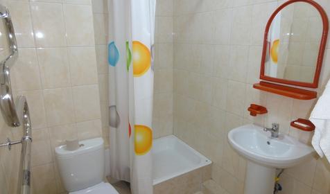 Трехместный стандарт. Гостевой дом Усадьба Арлен, г. Сочи, Лазаревский р-он, п. Лазаревское