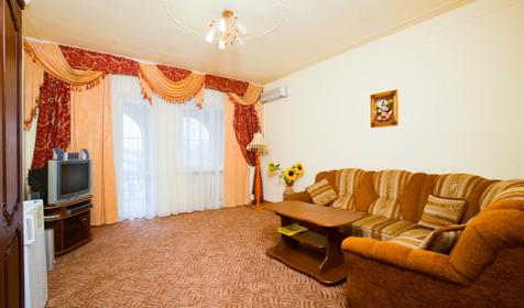 Номер Люкс. Отель Ирон, г. Краснодар