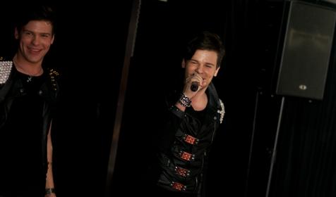 6 апреля в Караоке Марк состоялась вечеринка "Синяя весна" с дуэтом "Twins band Talon"