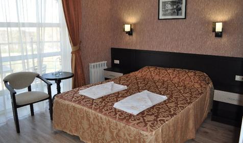 Номер Стандарт с двуспальной кроватью. Отель Понтос, г. Анапа, п. Витязево