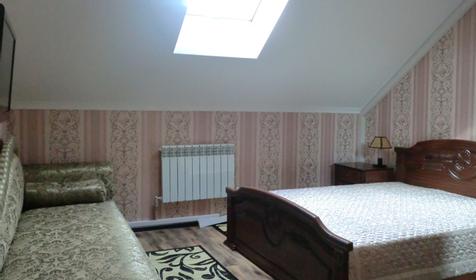 Трехместный полулюкс. Отель Эдельвейс, г. Сочи, Адлерский район