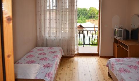 Двухместный номер без кондиционера. Гостевой дом "Мария". Сочи. Адлер