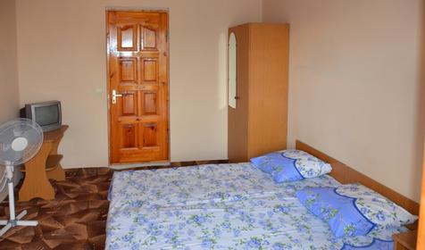 Двухместный номер без кондиционера. Гостевой дом "Мария". Сочи. Адлер