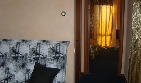 Двухкомнатный двухместный номер с балконом (номер Полулюкс). Гостиница Крафт-отель, г Анапа