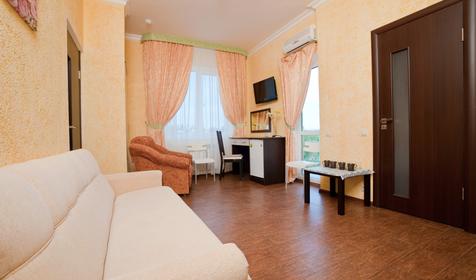 Двухкомнатный Люкс с балконом. Гостиница Bounty, г. Геленджик