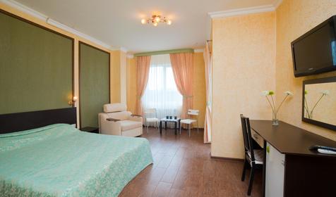 Трехместный стандарт с балконом. Гостиница Bounty, г. Геленджик