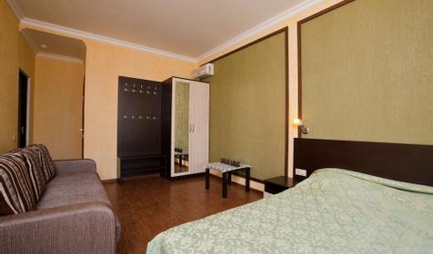 Четырехместный стандарт. Гостиница Bounty, г. Геленджик