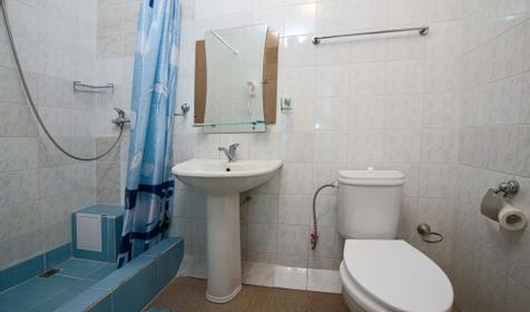 Двухкомнатный номер Люкс. Отель Континент, г. Анапа