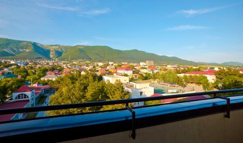 Двухместный номер полулюкс с видом на горы. Отель CITY PLAZA, г. Геленджик