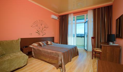 Двухместный номер полулюкс с видом на море. Отель CITY PLAZA, г. Геленджик