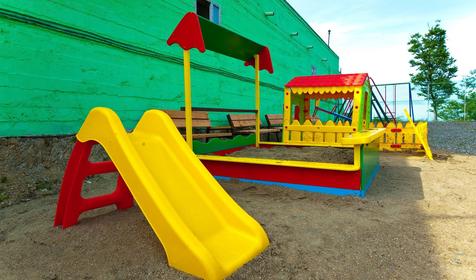 Детская площадка. Пансионат Южная ночь. Сочи. Вардане