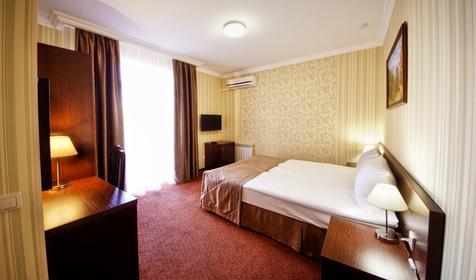 Двухместный номер с балконом. Отель "Фаворит", г. Геленджик