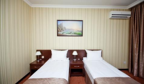 Двухместный номер с балконом. Отель "Фаворит", г. Геленджик