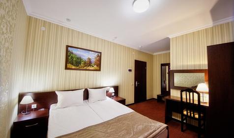 Двухместный номер с балконом. Отель "Фаворит", г. Геленджик