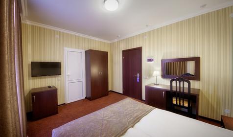 Двухместный номер с балконом. Отель "Фаворит", г. Геленджик