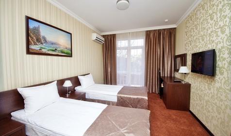 Двухместный номер с балконом. Отель "Фаворит", г. Геленджик