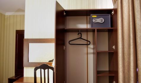 Двухместный номер с балконом. Отель "Фаворит", г. Геленджик