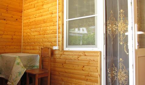 Трехместный номер с удобствами. Гостевой дом Уютный дворик. г.Сочи, п. Вардане