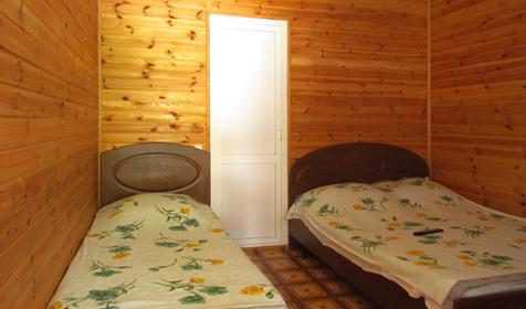 Трехместный номер с удобствами. Гостевой дом Уютный дворик. г.Сочи, п. Вардане