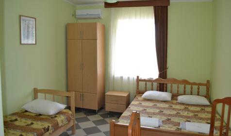 Трехместный номер. Гостиничный дом Домик у реки, п. Архипо-Осиповка