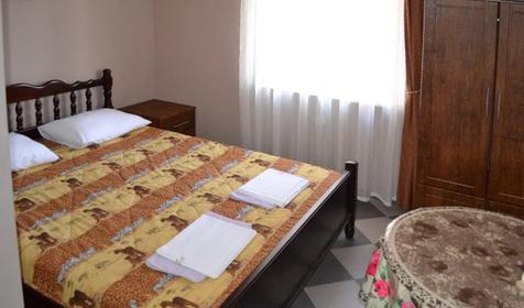 Двухместный люкс на 2 этаже. Гостиничный дом Домик у реки, п. Архипо-Осиповка