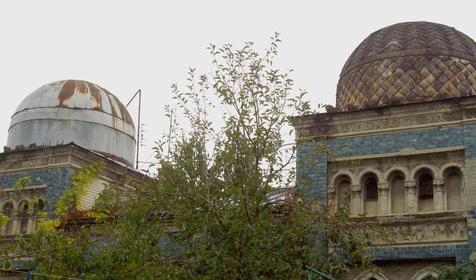 Особняк с двумя куполами