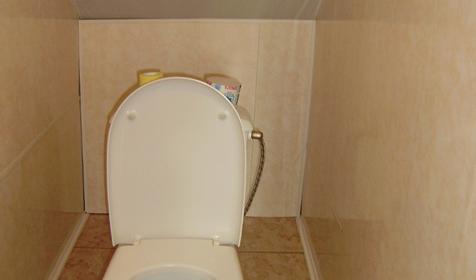 Санузел на этаже. Гостевой дом Под соснами, Туапсинский район, п. Джубга