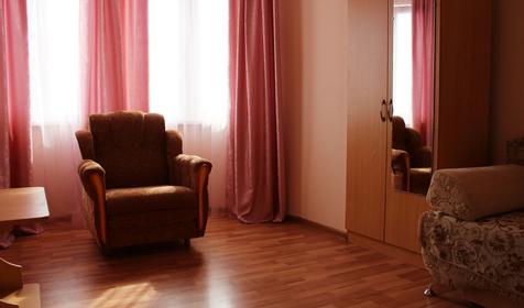 Трехместный номер (с удобствами на 2 комнаты), Волга, частная гостиница, Сочи, пос.Лазаревское