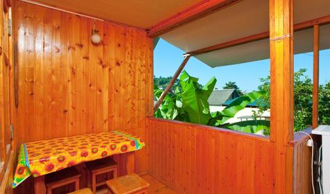 Трехместный номер. Гостевой дом Луиза, г. Сочи, Лазаревский район, п. Лоо