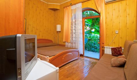 Двухместный номер с допместом. Гостевой дом Ирина, г. Сочи, Лазаревский район, п. Лоо