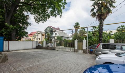 Трехкомнатная квартира бизнес-класса (расположение дома), Сочи, Адлер