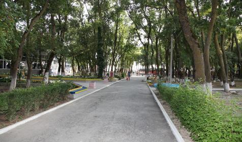 Парк поблизости. Отель София, г. Геленджик, с. Дивноморское