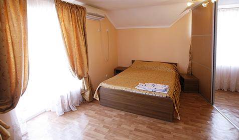 Четырехместный номер с перегородкой. Гостевой дом Тихое место, г. Геленджик, п. Архипо-Осиповка