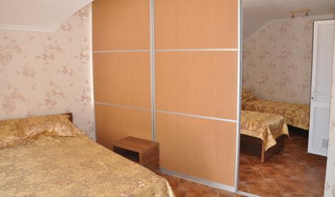 Четырехместный номер с перегородкой. Гостевой дом Тихое место, г. Геленджик, п. Архипо-Осиповка