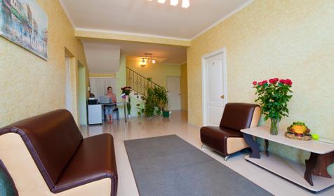 Холл. Гостевой дом АлексАндрия, п. Лоо