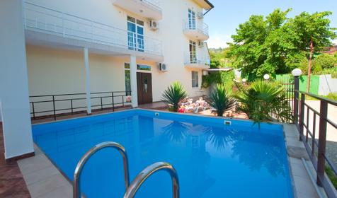 Бассейн. Гостевой дом АлексАндрия, п. Лоо