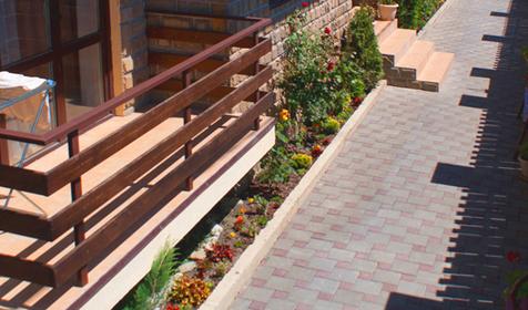 Территория. Гостевой дом Альпина, г. Геленджик, с. Дивноморское