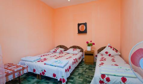 Трехместный номер. Гостевой дом Встреча, г. Сочи, Лазаревский район, п. Лоо