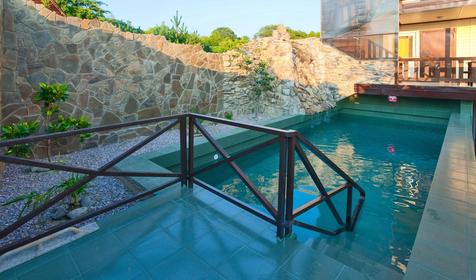 Бассейн. Гостиница Колумб, г. Сочи, п. Лоо