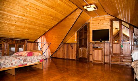 Шестиместный люкс (мансарда). Гостевой дом Теремок, г. Геленджик, с. Кабардинка