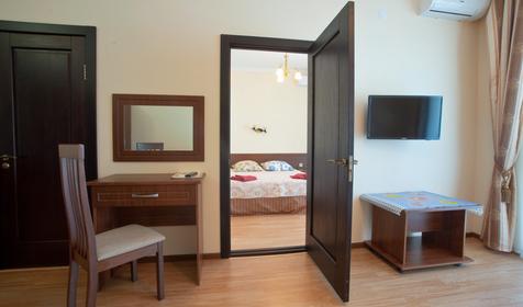 Номер Люкс. Гостиница Камелот, г. Геленджик, с. Кабардинка