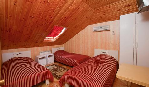 Трехместный (мансарда) номер. Гостевой дом Восток, г. Анапа, п. Витязево