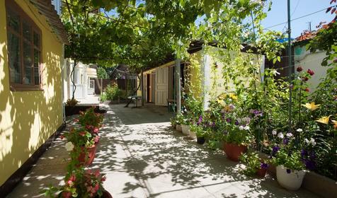 Гостевой дом по ул. Кати Соловьяновой 26, г. Анапа