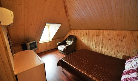 Номер на мансарде. Гостевой дом Парус, г. Анапа, п. Витязево