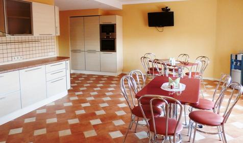 Кухня-столовая. Коттеджи «Янтарь-Сервис», Темрюкский р-н, п. Веселовка